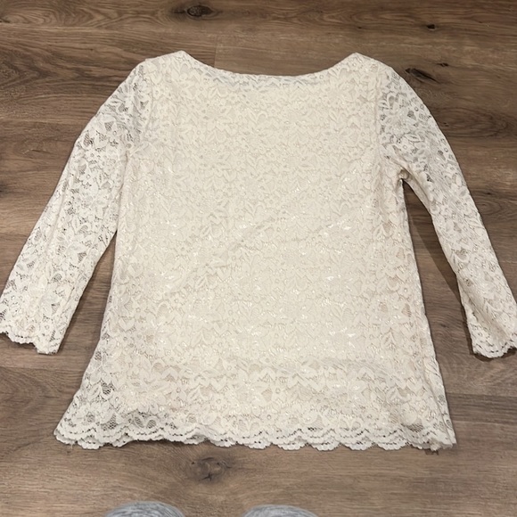 Creamy white lace blouse - Picture 4 of 4